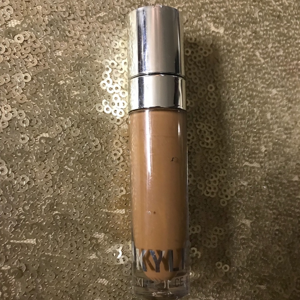 Kylie Cosmetics Concealer- Almond